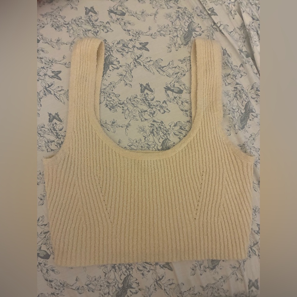 Kendall and Kylie super cropped sweater tank XS